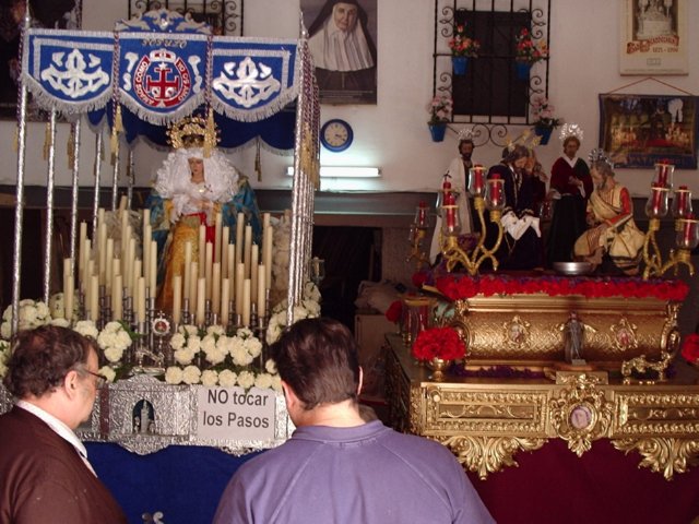 P5210012  Virgen del populo en oratorio - Cruz de mayo - Sevilla